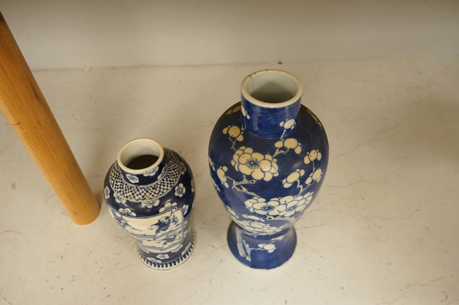 Two Chinese blue and white vases, Guangxu period, 26cm